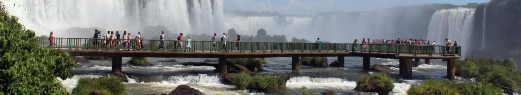Cataratas do Iguaçu, Foz do Iguaçu, Paraná – vista aérea das quedas