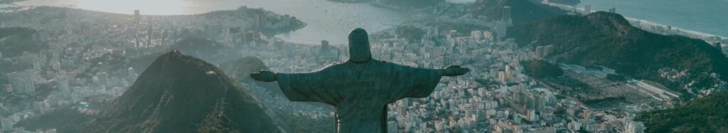 Cristo Redentor, Rio de Janeiro – monumento ao entardecer com vista para a cidade